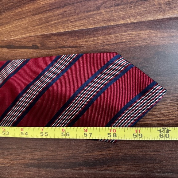 BROOKS BROTHERS Pure Silk Red and Blue Striped Men's Tie - Picture 8 of 8